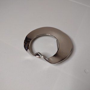 Silver Tone Round Twisted Metal Brooch